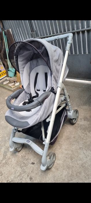 Carucior sport, landou și scaun auto Chicco Trio Love Motion
