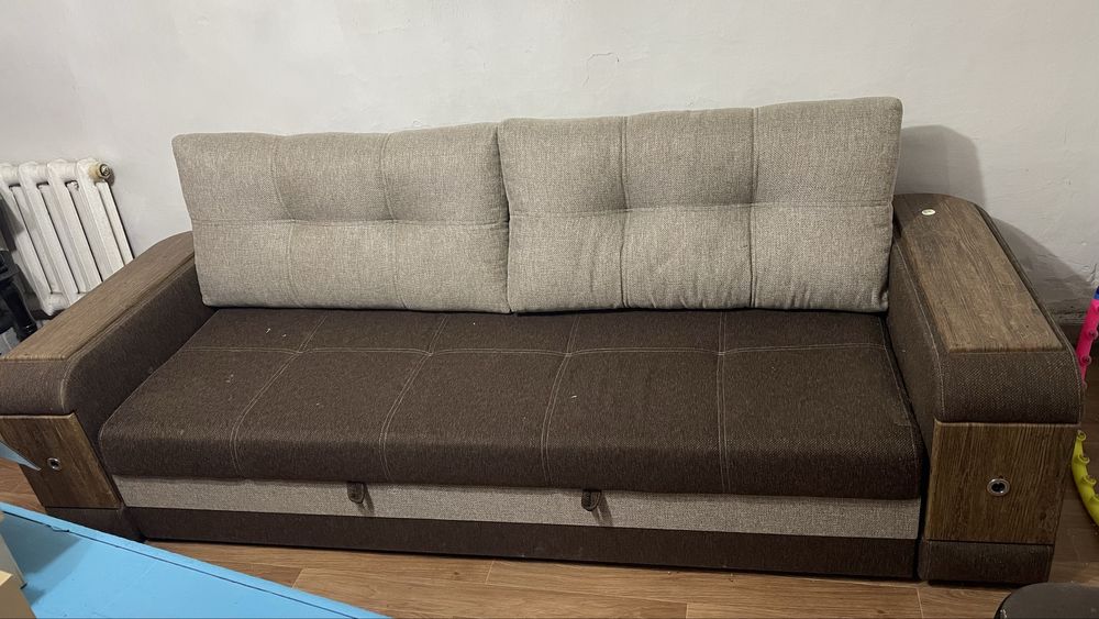 Диван в хорошем состояний