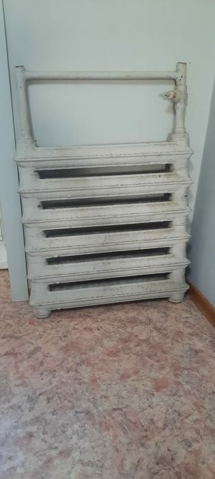 Продам чугунные батарея