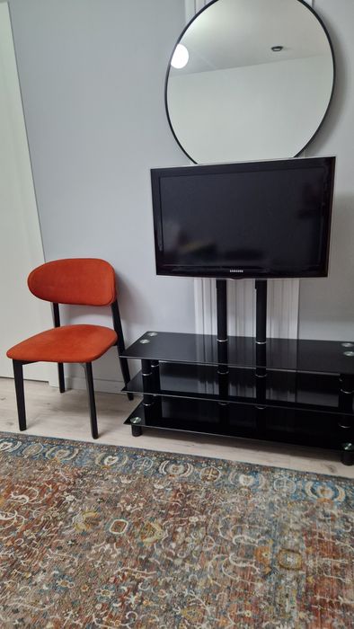 Срочно продаётся подставка под телевизор