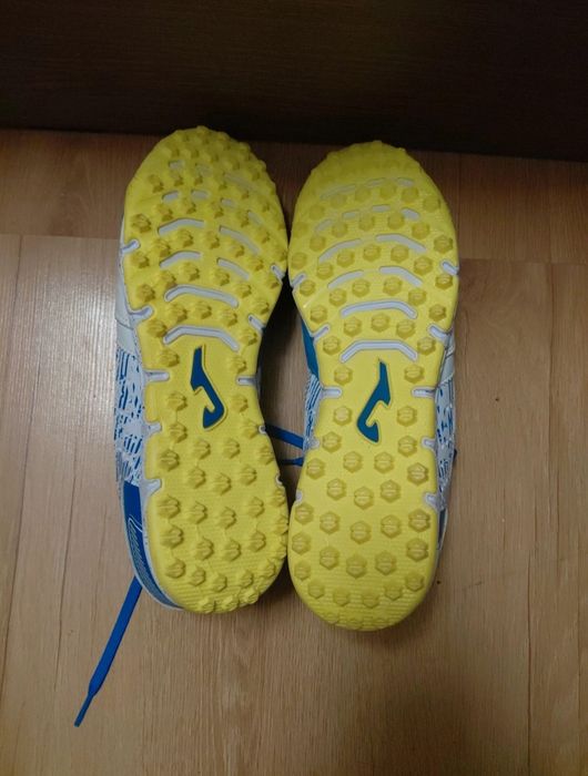 Vand ghete de fotbal joma