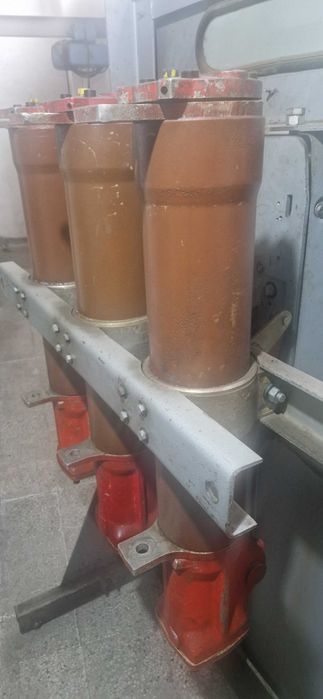 Маломаслени прекъсвачи 6кв,10кв,20кв