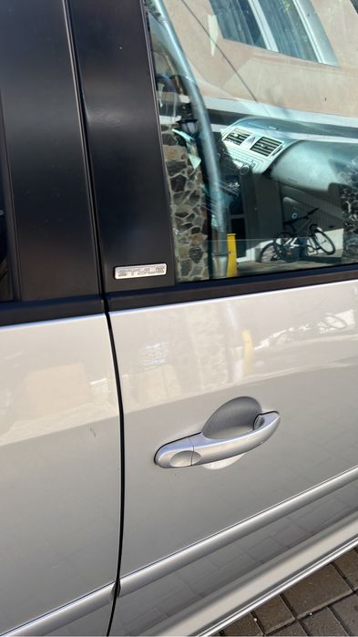 Vand vw touran 7 locuri