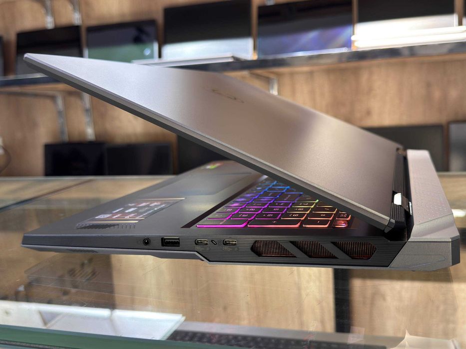 MSI VECTOR A18 AMD Ryzen 9 9955HX  озу32гб 2T ssd Nvidio RTX 5080