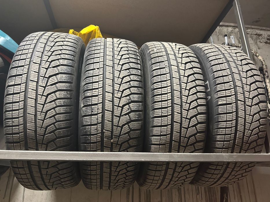 Гуми зимни джип SUV 235/65 R17