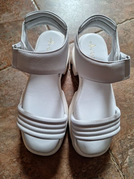 Нови сандали естествена кожа