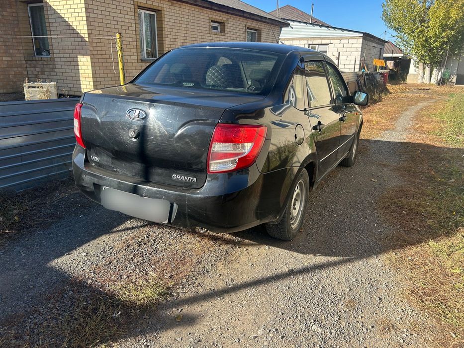 Машина Лада Гранта