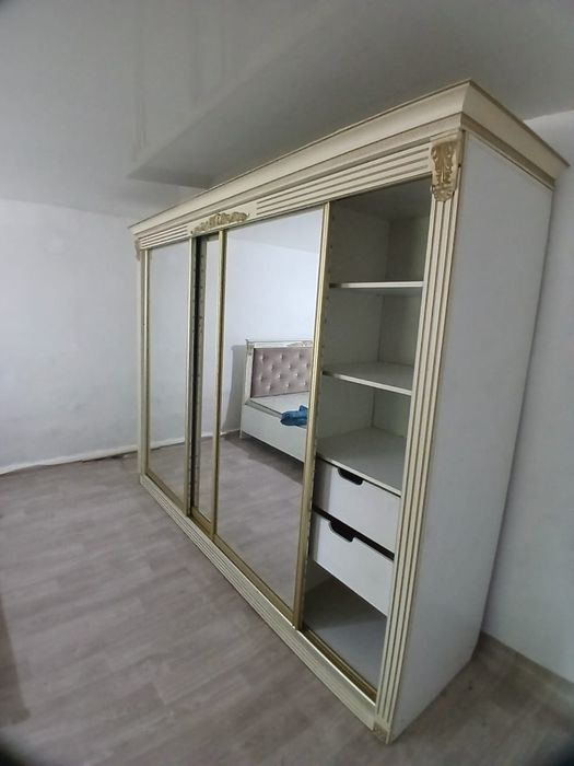 Срочно Спальный гарнитур