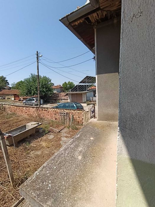 Продавам къща в Козар Белене в близост до Левски !