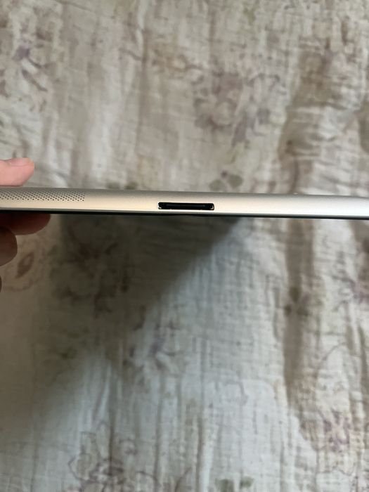 Продам айпад 3 поколения ТОРГ