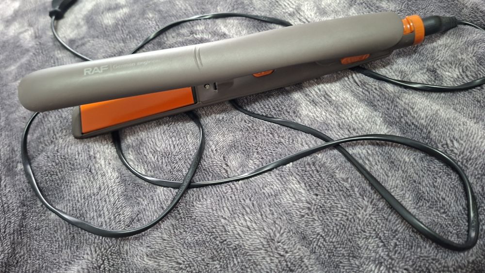 Утюжок  для волос. .