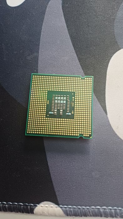 Процесор intel E 6500. Ram 2GB ,512 MB
