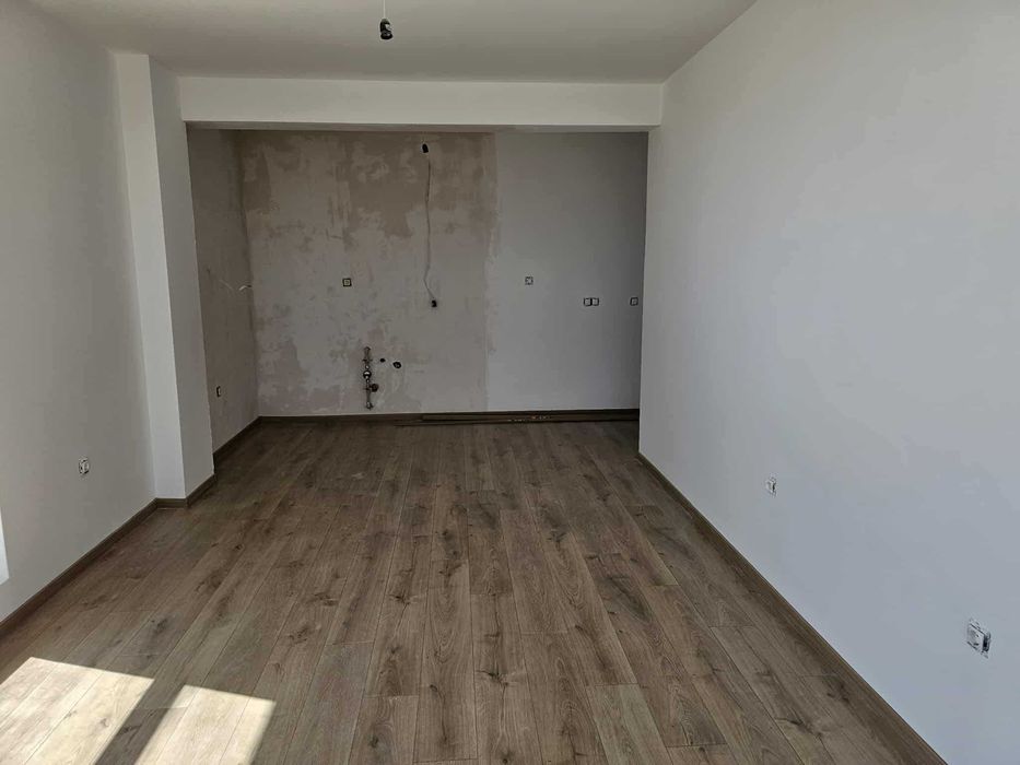 Продава се Тристаен апартамент в Варна, Бриз - 107 кв.м за 1335 €/кв.м - Снимка #10