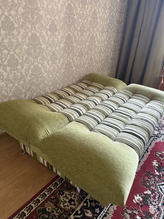 Продам диван в хорошем состоянии.