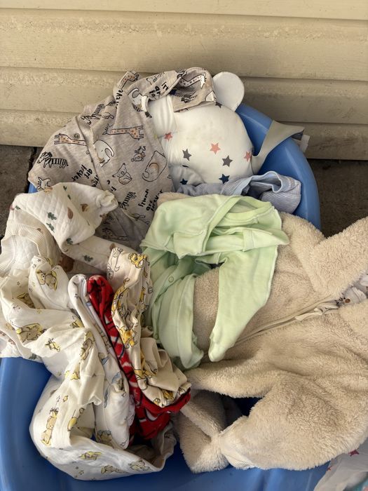 Отдам бесплатно детские вещи