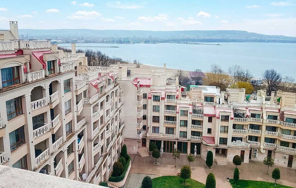 Тристаен апартамент във Варна South Bay Residence