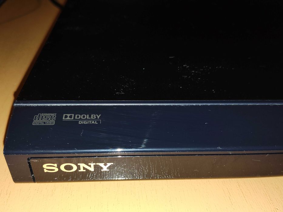 DVD плеър Sony DVP-SR760H