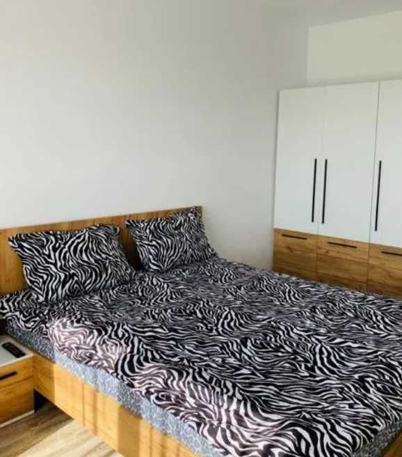 Дава се под наем Тристаен апартамент в Пловдив, Център - 88 кв.м за 255 € - Снимка #2