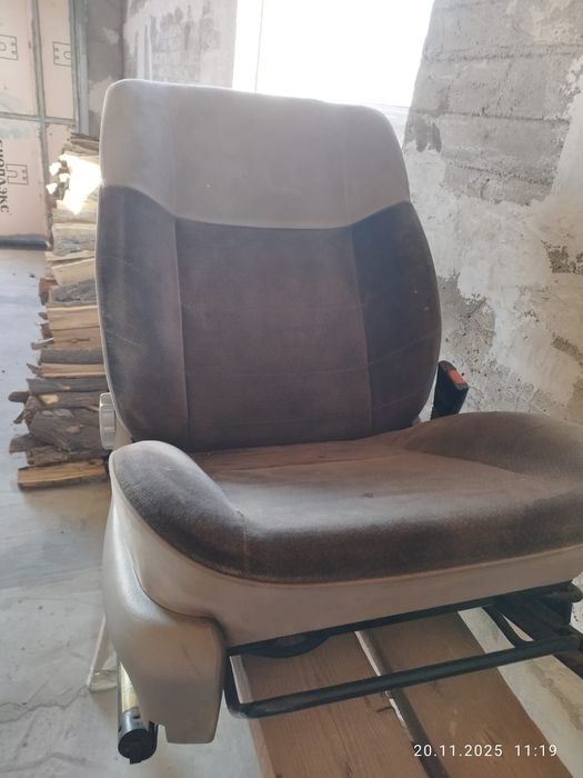 Сиденья от иномарки б/у