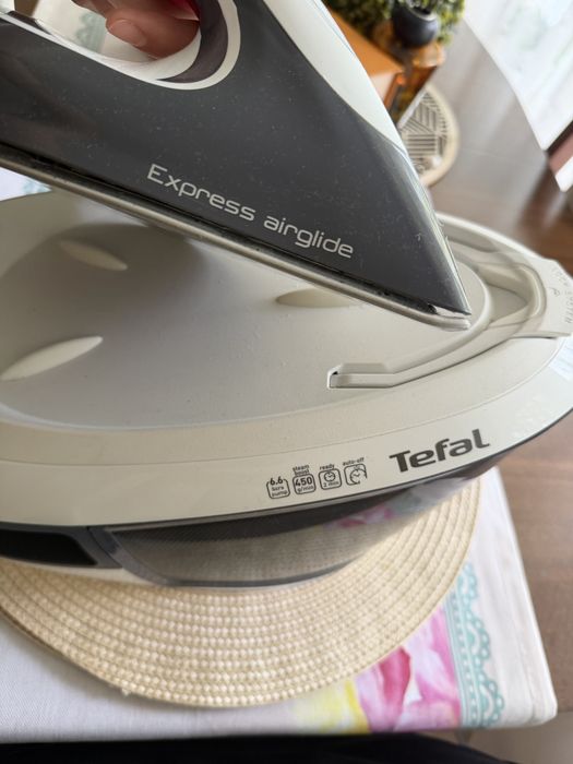 парогенератор Tefal Express AirGlide SV8020E1