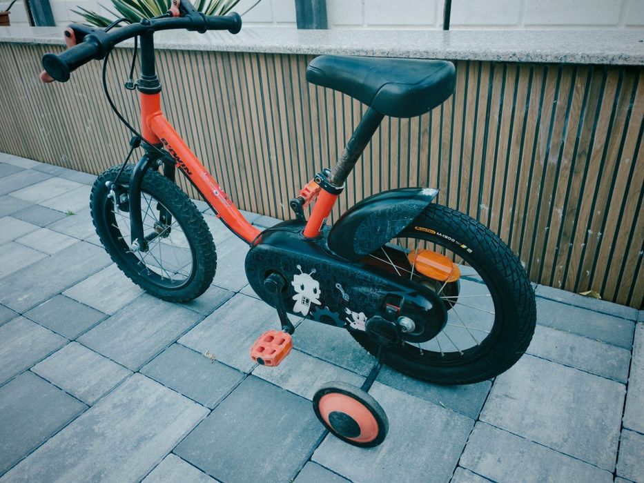 Bicicletă copii cu roți ajutătoare