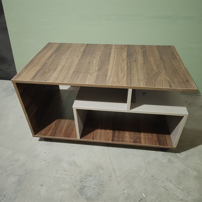 Журнальный столик в стиле хай-тек