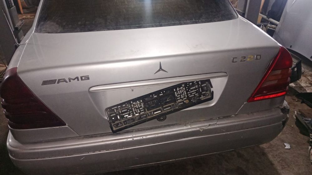 На Мерседес с220