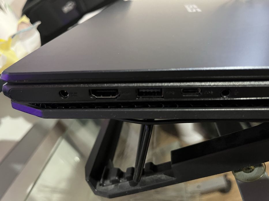 Vând laptop ASUS