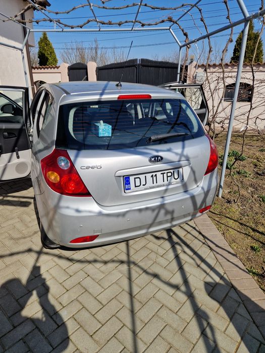 Vând Kia ceed 2008