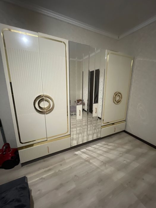 Продам спальный гарнитур