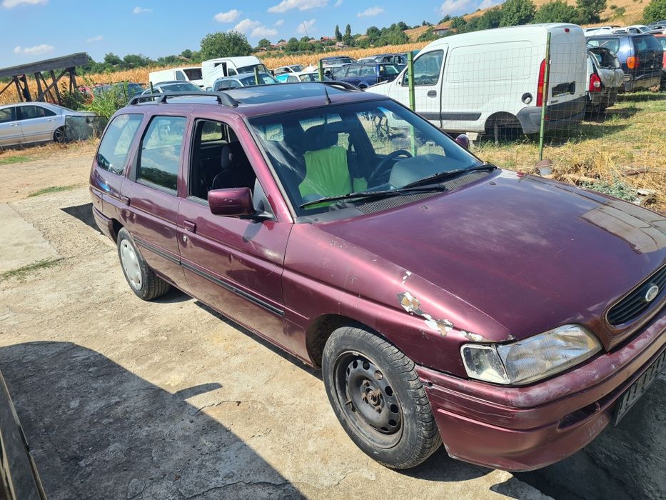 Форд Ескорт 1.6,бензин на части.