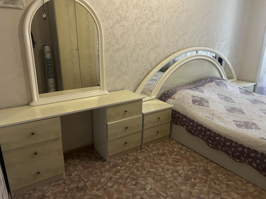 Спальный гарнитур