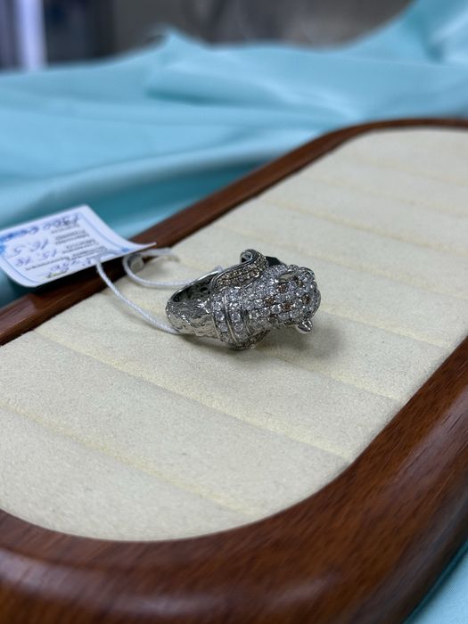 Золотое кольцо с бриллиантами