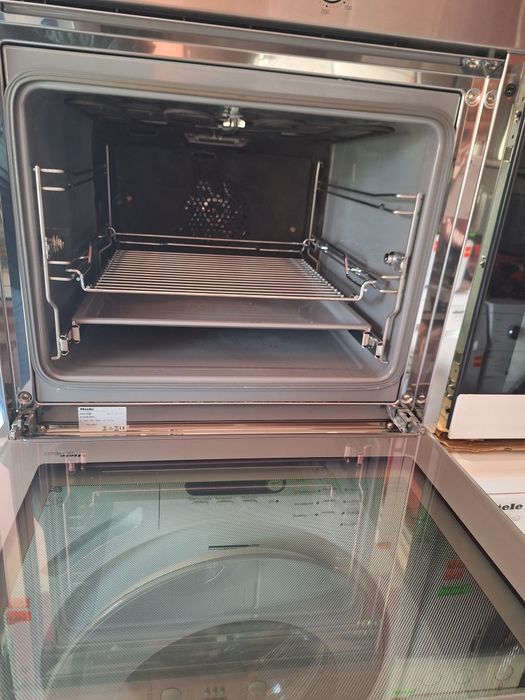 Фурна "Miele"H4215B-за вграждане