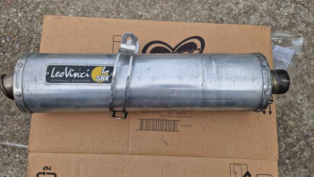 Vând toba moto LeoVince