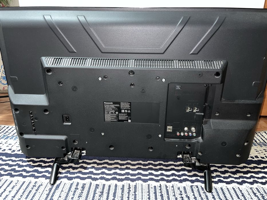 Продам телевизор Panasonic на запчасти