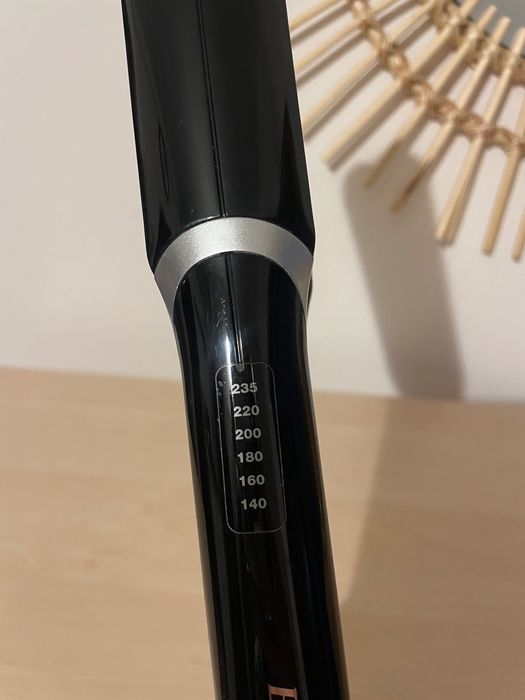 Vând Placă Păr  Babyliss Paris nefolosita