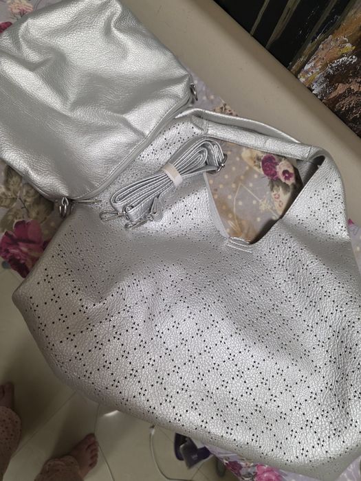 Нова сребриста чанта - тип торба