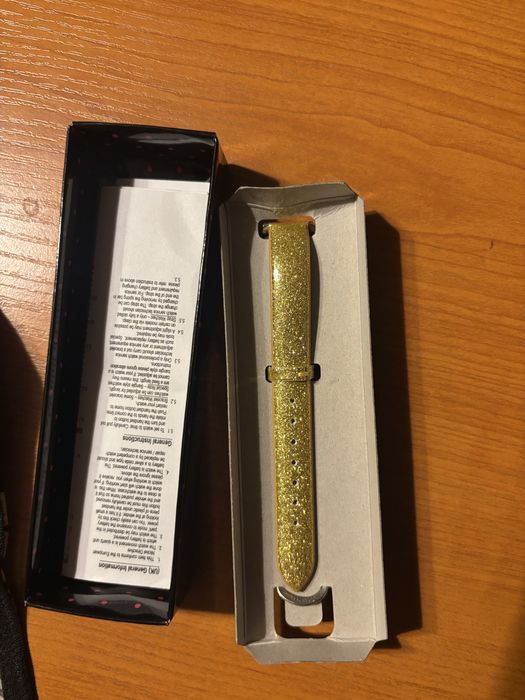 Златен дамски часовник