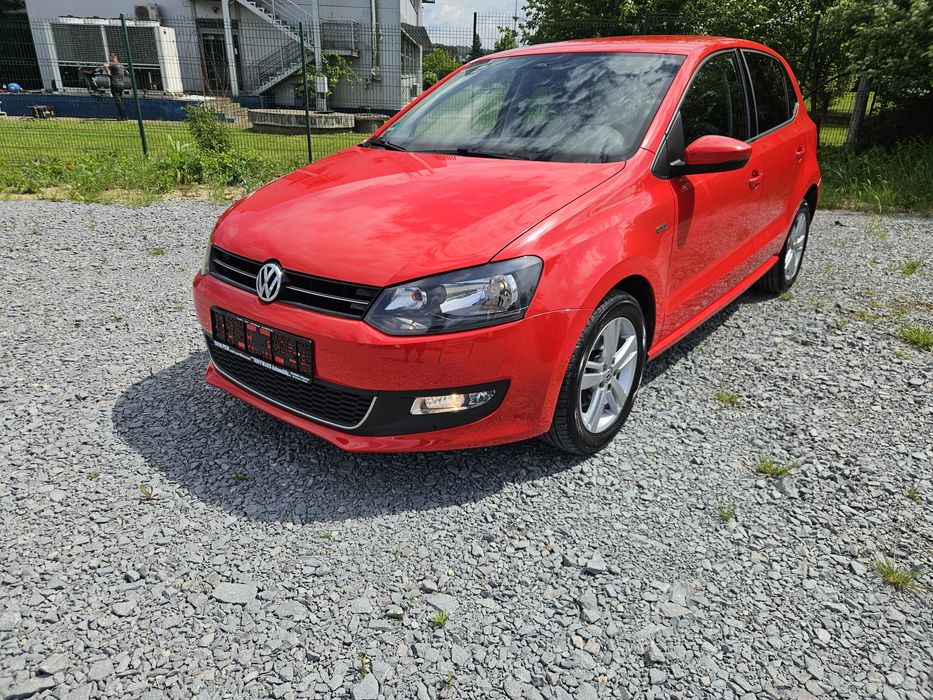 VOLKSWAGEN Polo