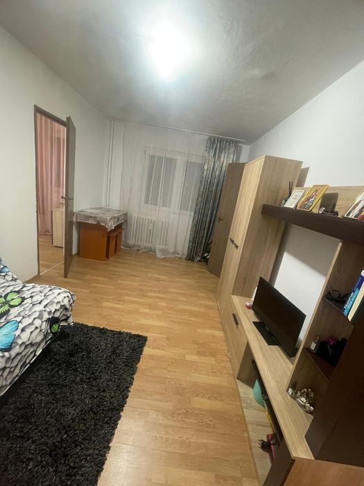 Vând apartament cu 2 camere in Valea Roșie