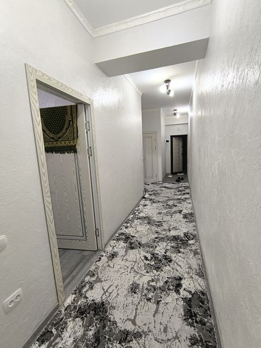 Продается квартира в самом центре Янгиюля (новостройка).