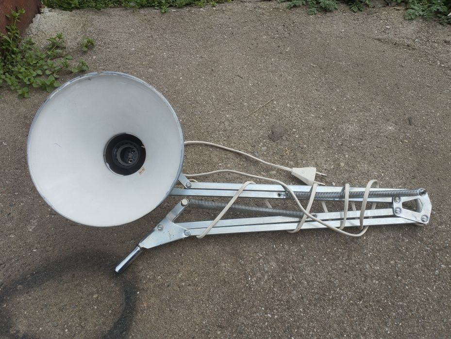 Стара чертожна лампа