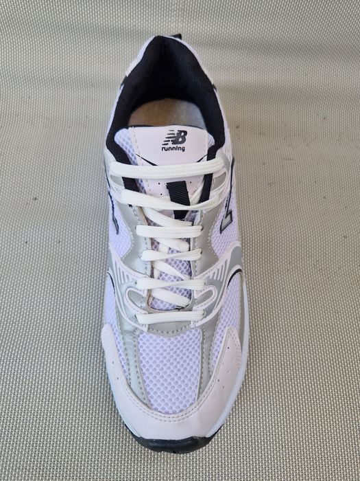 New  Balance.  Маратонки