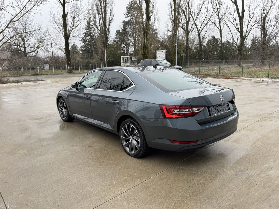 Skoda Superb Laurin Klement/ventilatie/keyless/distronic/canton/190cp
