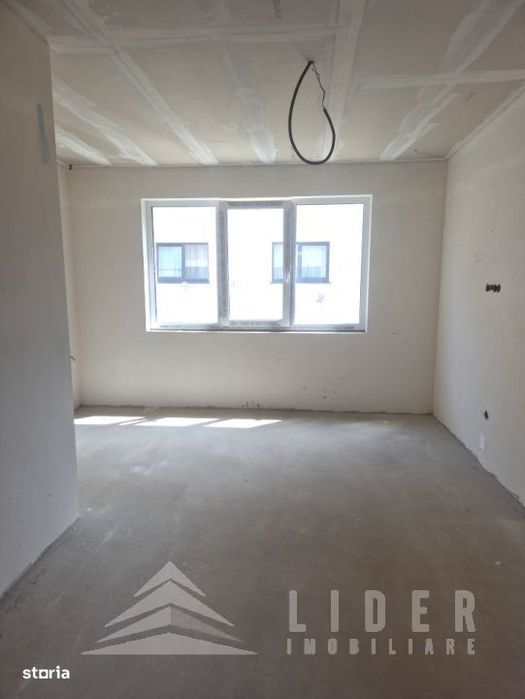 Duplex 4 camere-Floresti-curte 70 mp-acces cu bariera