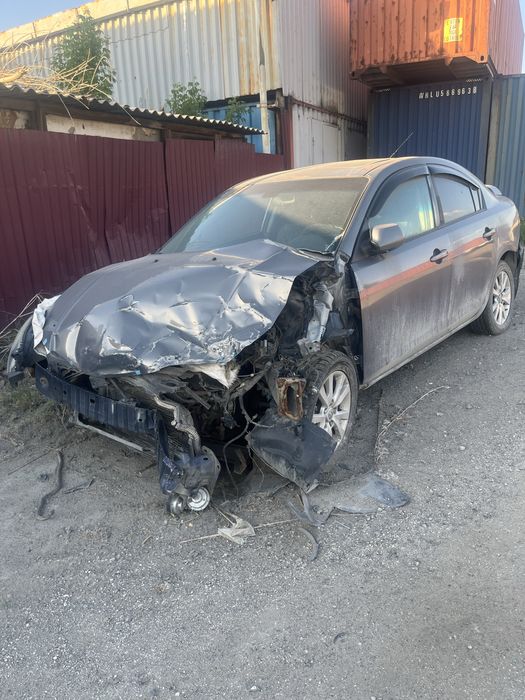 Mazda 3 автомобиль после дтп