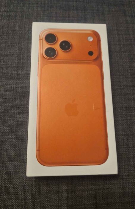 Vând iphone 17 pro max