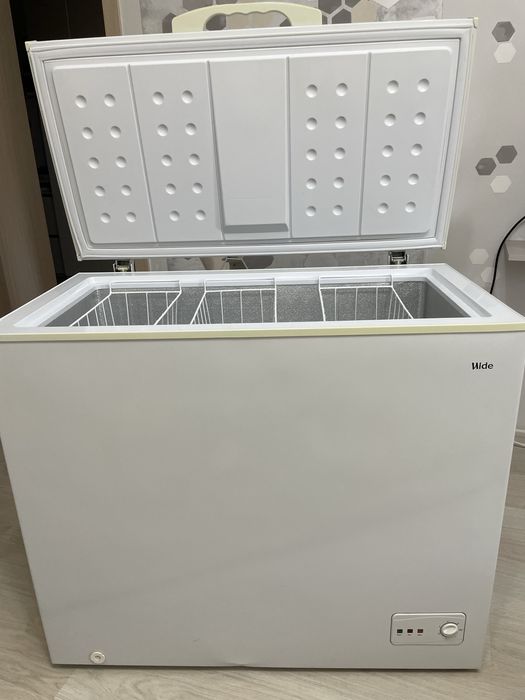 Продам морозильник Midea