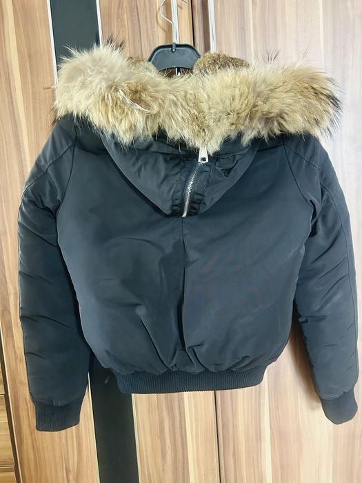 Зимно дамско яке със естествен пух и яка от зайче